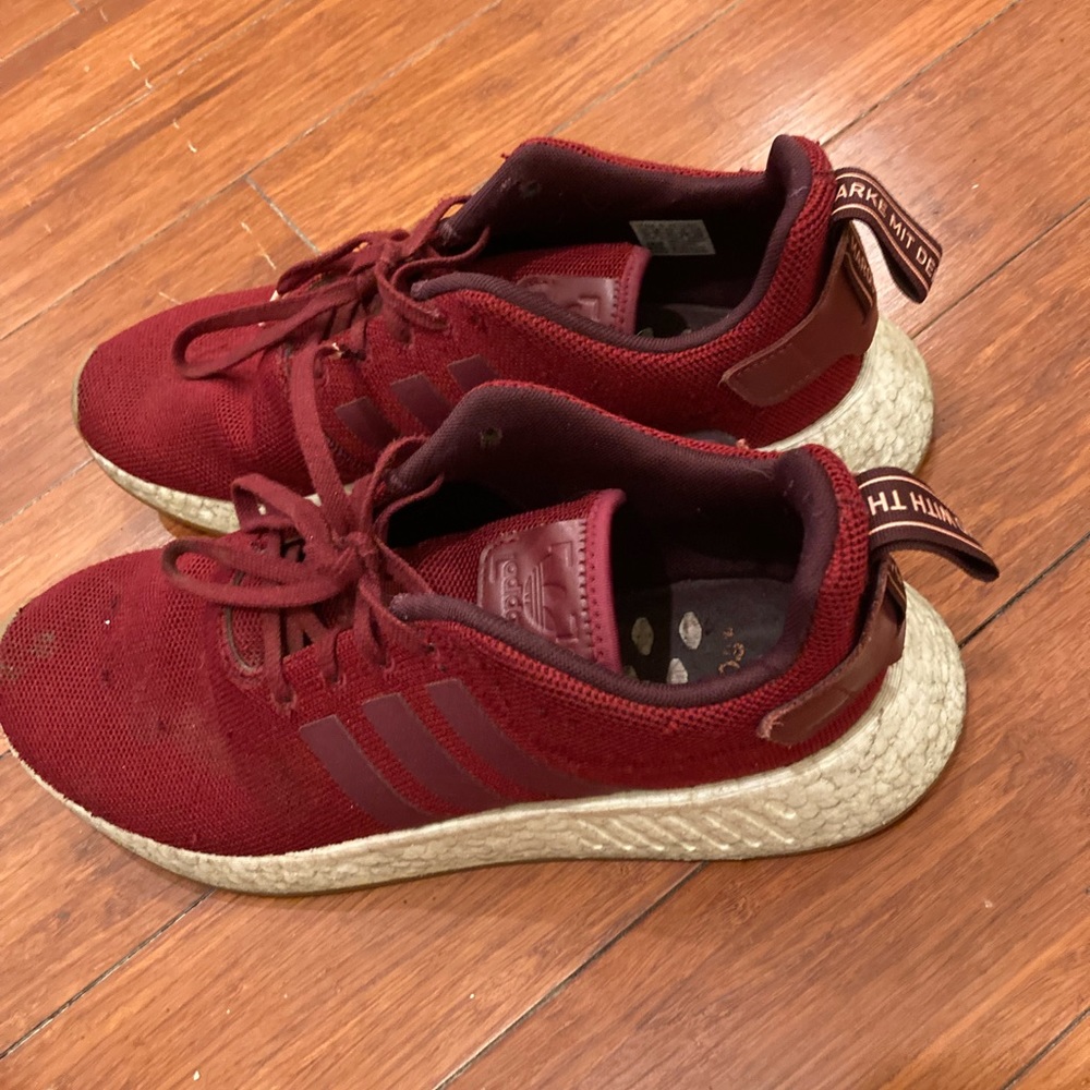 Hi im selling my pair of red adidas NMD’s, size 11, comfortable, light weight
